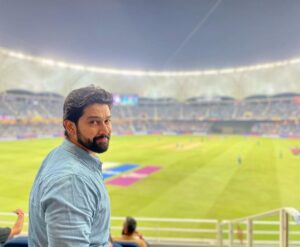 Aftab Shivdasani Instagram - Heart is bleeding blue at the moment 💙. 
They don’t call it the mother of all games for nothing. Jai Hind 🙏🏼🇮🇳 🏏 
#indvspak #icct20worldcup #grateful