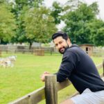 Aftab Shivdasani Instagram – “It is not death a man should fear. But rather he should fear never beginning to live.”
– Marcus Aurelius. 
#grateful 🤍