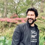 Aftab Shivdasani Instagram - ‘Maybe you are searching among the branches, for what only appears in the roots.’ - Rumi. 🌿 #grateful #life #yourbiggestteacher 🍀✨