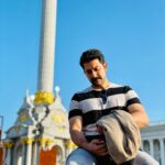 Aftab Shivdasani Instagram - ‘Sit silently so the soul can speak.’ 🌞☮️ #specialops1.5 #kiev #ukraine