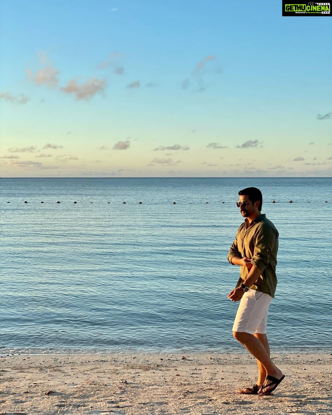 Aftab Shivdasani Instagram - ‘There must be something strangely sacred in salt. It is in our tears and in the ocean.’ - Khalil Gibran. 🌅⏳ Mauritius