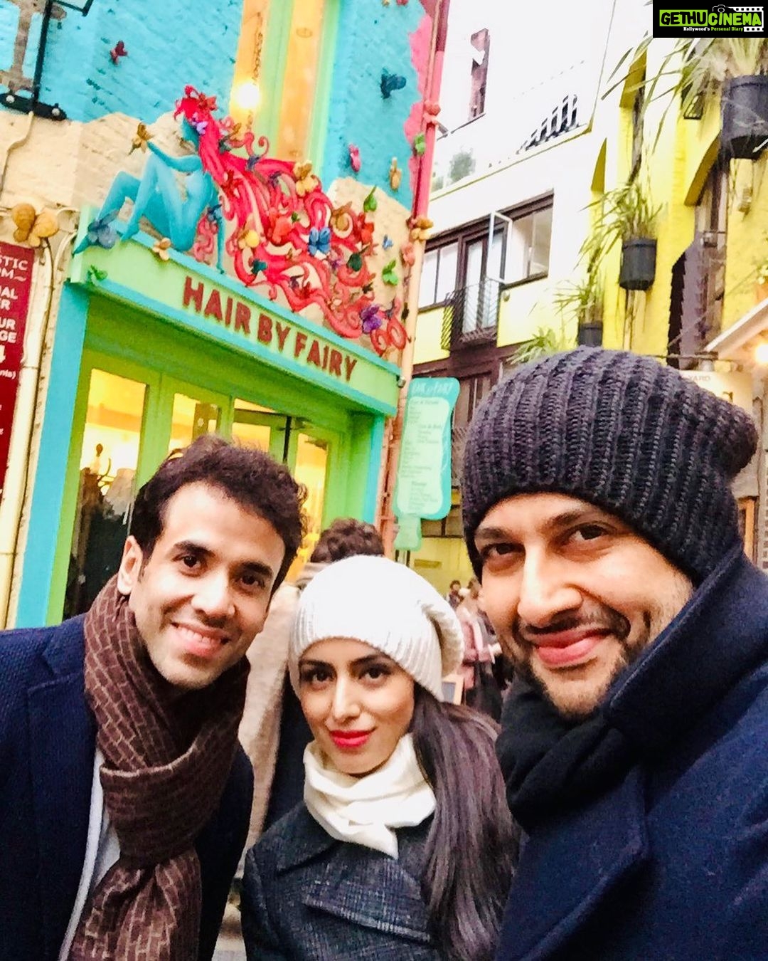 Aftab Shivdasani Instagram - Happy Birthday my friend @tusshark89 !! Here’s to another year of love, joy, happiness, prosperity and great memories! Have a great one buddy. Love from Nin, Nevaeh and me. 🤗✨🤜🏼🤛🏼 Covent Garden