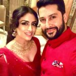Aftab Shivdasani Instagram – ‘Let nothing dim the light that shines from within..’
– Maya Angelou. 💥✨
Happy Diwali to all you beautiful people.
Stay happy, stay safe. Keep your spirits high and faith intact. 🪔❤️