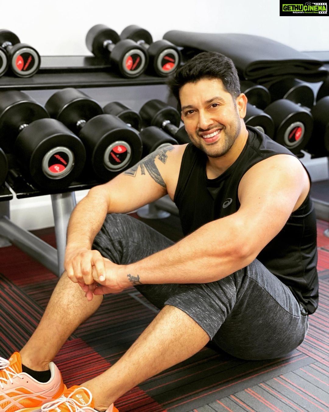 Aftab Shivdasani Instagram - Gym after 7 months. Missed this so much. 🏋️♀️⚡️ #postcovid #recovery #onedayatatime Lessons to self - I am whole. I am strong. I am powerful. I am harmonious. I am happy. #positiveaffirmations ✨🙏🏼 London, Unιted Kingdom
