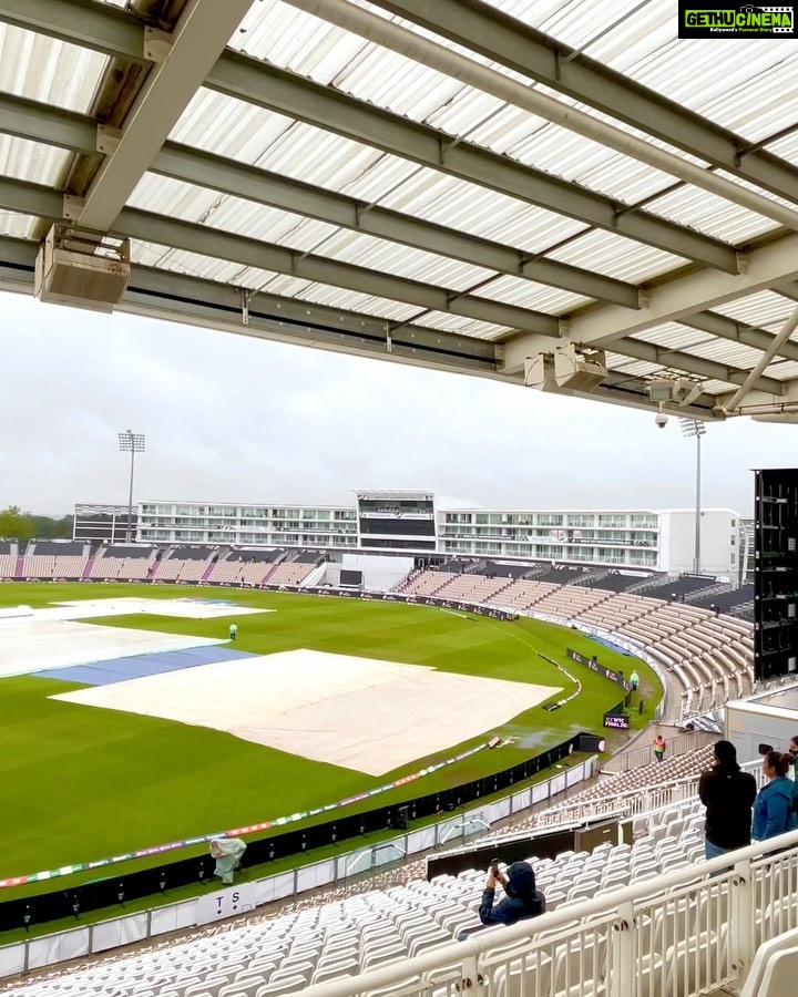 Aftab Shivdasani Instagram - A pleasure and an honour to support our country here. 🇮🇳🏏🏆🙏🏼 #wtc21 #vandematram #grateful Ageas Bowl Southampton