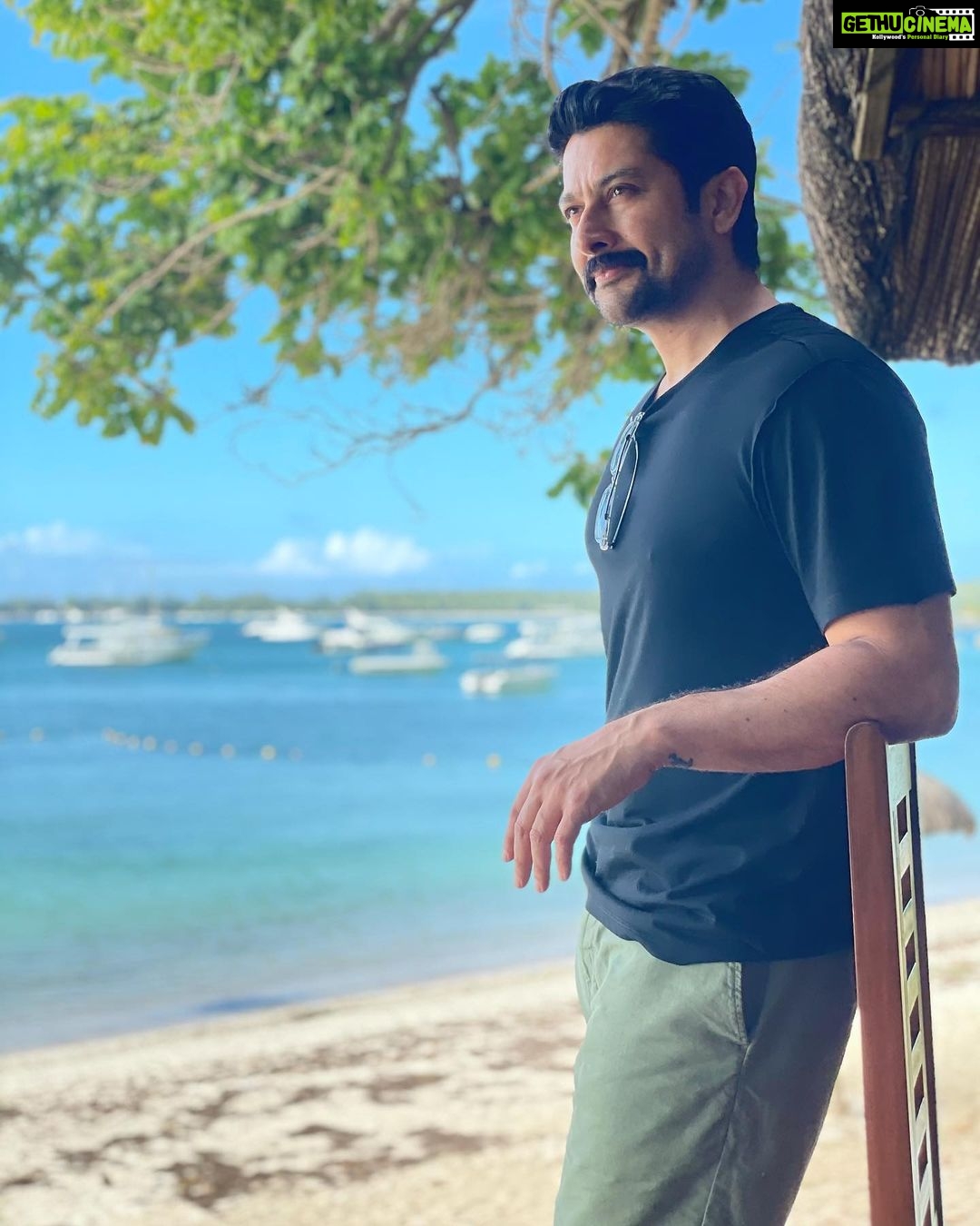 Aftab Shivdasani Instagram - ‘If you aren’t grateful for what you already have, what makes you think you would be happy with more?’ - Roy T Bennett. #grateful 🌞 . . . . #throwback #specialops #mauritius #shoot