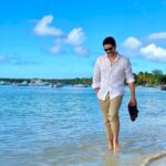 Aftab Shivdasani Instagram - Love that Sun of a Beach. ☀️🏝🌊🤍 Mauritius