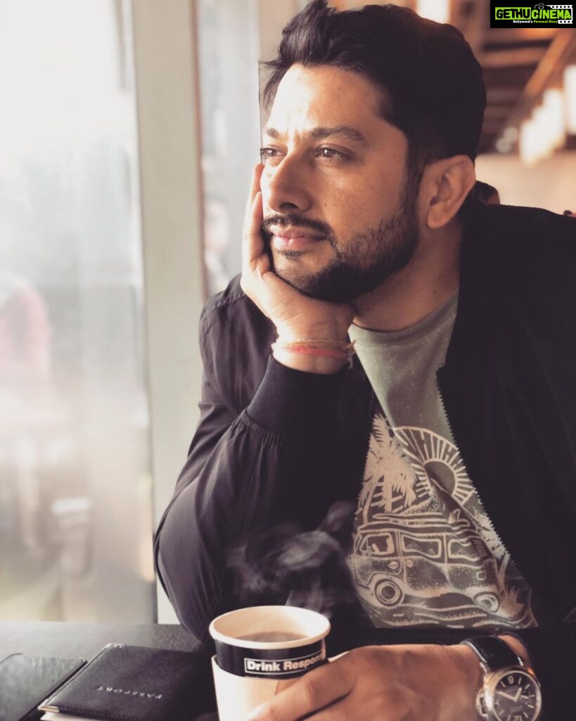 Aftab Shivdasani Instagram - ‘The soul always knows what to do to heal itself. The challenge is to silence the mind.’ - Caroline Myss. 💫✨🌞 #withinnotwithout