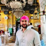 Aftab Shivdasani Instagram – Here’s wishing everyone a very peaceful and blissful Ramadan. May the almighty protect us and bless us with qualities like patience and compassion. Love and best wishes to all. #ramadan 🌙❤️ #stayhome #staysafe #throwback