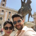 Aftab Shivdasani Instagram - ‘Never go in search of love, go in search of life, and life will find you the love you seek.’ - Atticus. 💫❤️ #evenmarcusaureliusapproves #stayhome #staysafe Statua equestre di Marco Aurelio