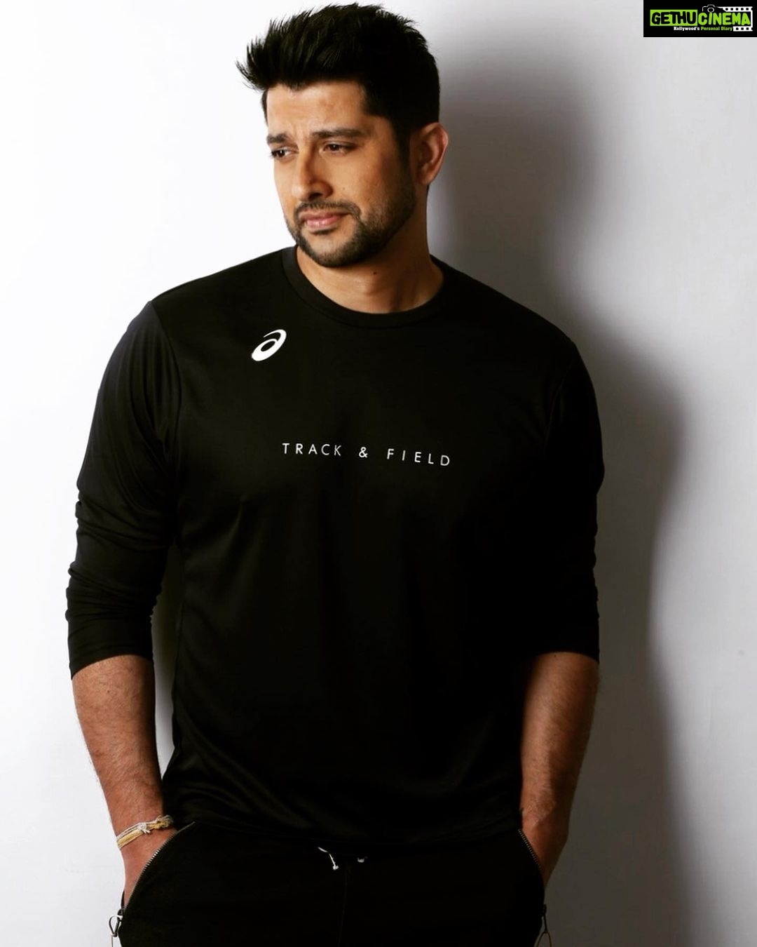 Aftab Shivdasani Instagram - βWe live in a universe that responds to what we believe..β - Henry Corbin. ππππ« . . . . . πΈ - @jitusavlani Styling - @nin_dusanj M.U. - Arvind Uttekar Hair - @jehangir_kamal