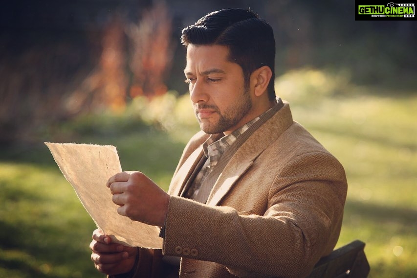 Aftab Shivdasani Instagram - One of my favourite characters and one of my favourite songs - ‘uska hi banana’ sung by the very talented @arijitsingh composed by @chirantannbhatt 😊🎶🙌🏼 #1920evilreturns Malmö, Sweden