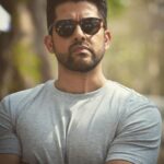 Aftab Shivdasani Instagram - ‘The first thing you should know about me is that I’m not you... 🎭🗡 A lot will make sense after that.’ - Aditya Singh Rathore. #poison2 #revenge #april30