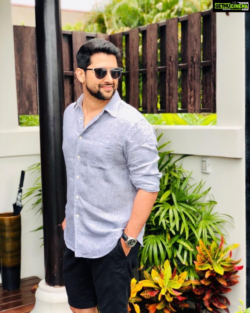 Aftab Shivdasani Instagram - ‘Stop trying to calm the storm. Calm yourself, the storm will pass.’ - The Buddha. 🧎🏻✨🤍 Happy Buddha Purnima to all. Stay happy, stay safe, stay peaceful. #buddha #buddhapurnima