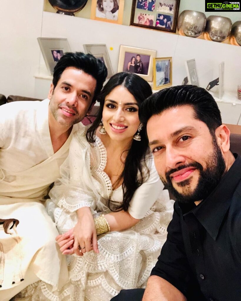 Aftab Shivdasani Instagram - Happy happy birthday my friend @tusshark89 , here’s wishing you tons of love and happiness always. Where’s the party at??! 🤷🏻‍♂️🥳😎