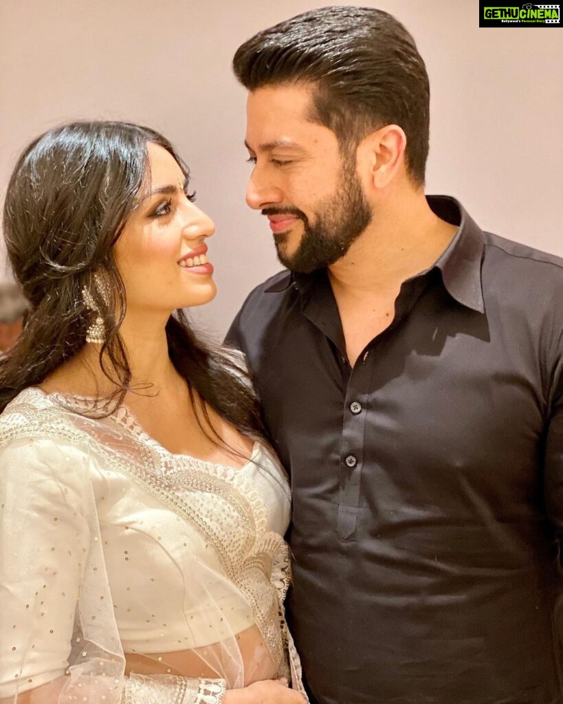 Aftab Shivdasani Instagram - Happy Diwali to all. Love, light and happiness. ❤️