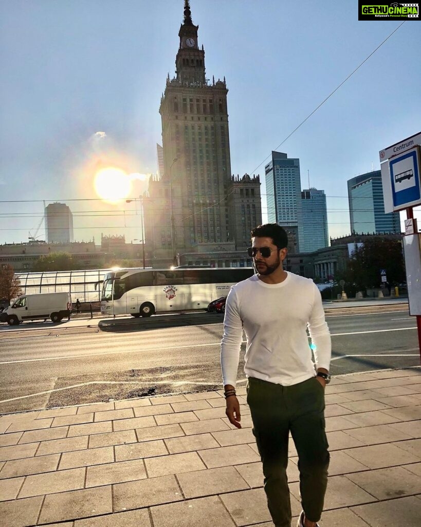 Aftab Shivdasani Instagram - ‘The moon and the sun are love and fear : One fades as the other rises.’ - Unknown. 🌑 🌓 🌞 Warsaw, Poland