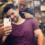 Aftab Shivdasani Instagram – With the magician @aalimhakim ✂️ 🤳🏻