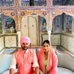Aftab Shivdasani Instagram - ‘Any home can be a castle when the king and queen are in love.’ 🤴🏻❤️👸🏻 #familywedding Jaipur, Rajasthan