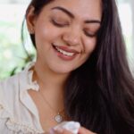 Ahana Kumar Instagram - Say Hello to @vilvah_ ‘s Milk Drops Brightening Serum from the new Milk Series for bright , younger looking , radiant skin with plant based alpha arbutin , marine algae , hyaluronic acid and rice milk ✨ The serum targets dull skin , hyperpigmentation , scars and fine lines. Glowing skin is now just a click away and affordable as well 🤍🦋