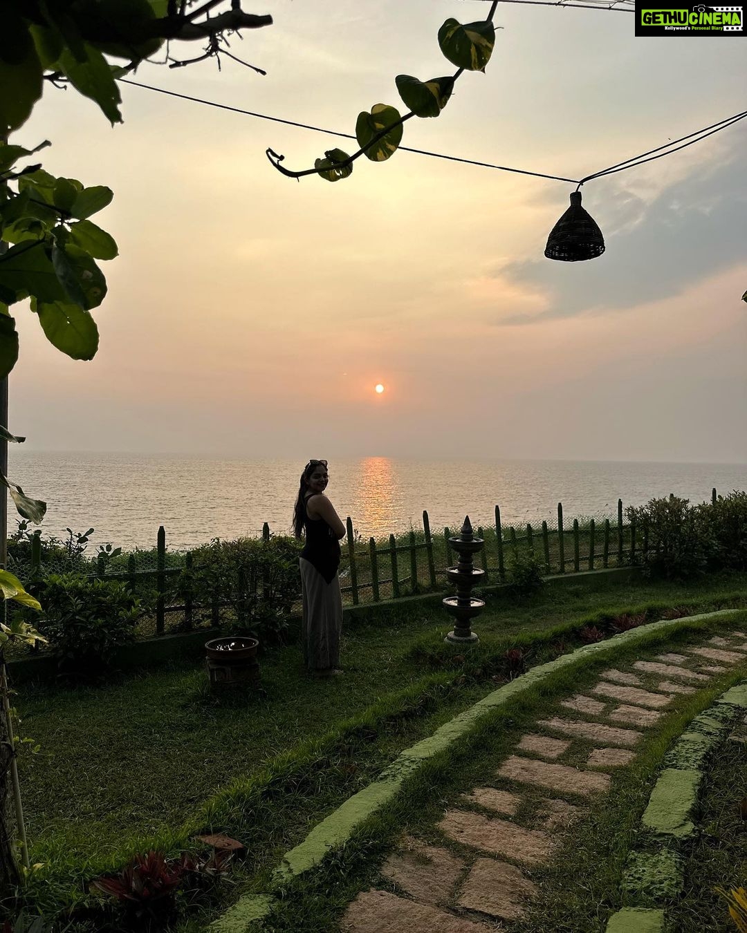 Ahana Kumar Instagram - Sometimes all I need is peace , quiet , flowers and a sunset :) At @privaseabeachvilla , a lovely little quaint cute villa I found out at Varkala. Going to come over every time , all I want to hear is the sound of waves and chirp of birds ππ¦