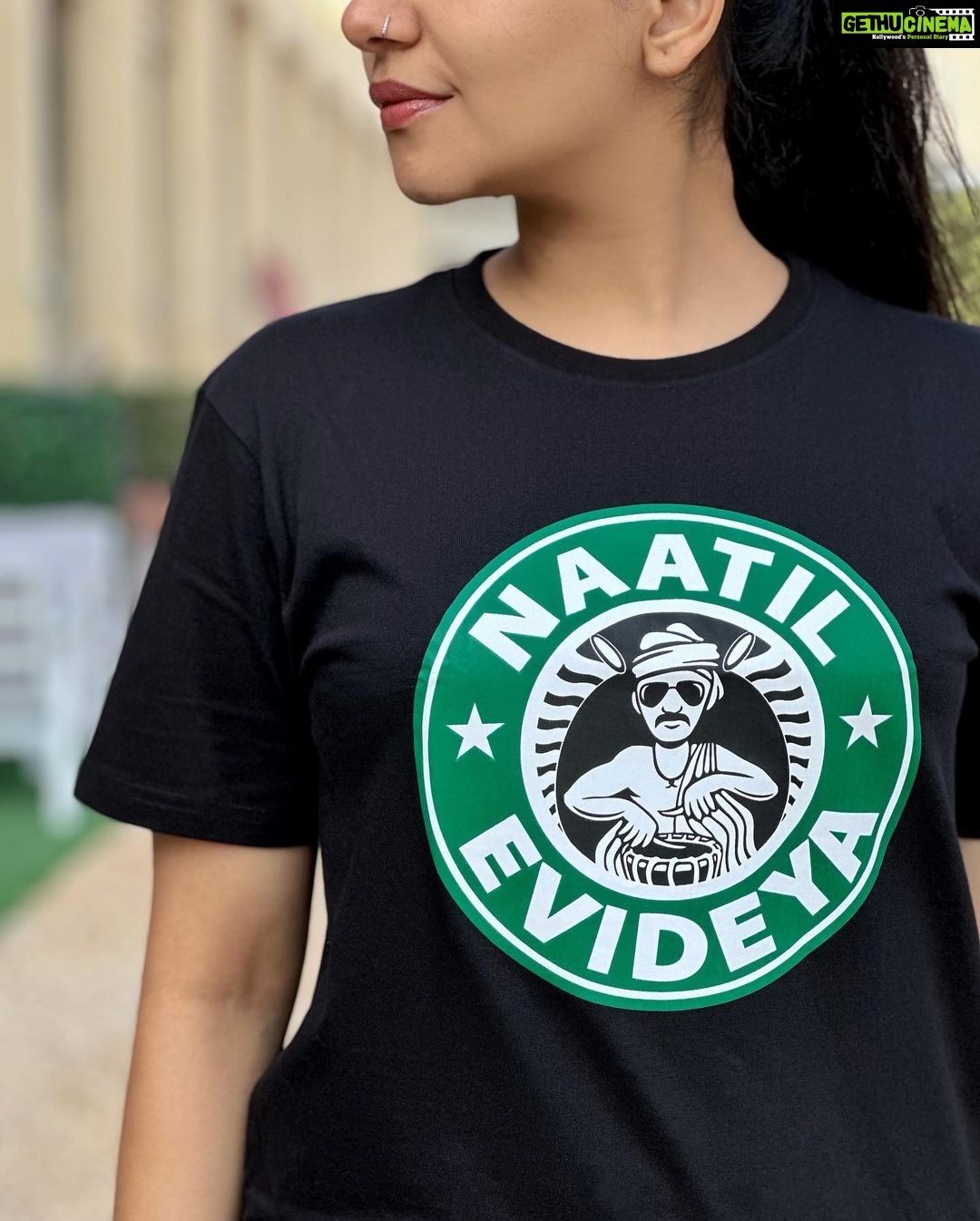 Ahana Kumar Instagram - Para , Evideya? 😋 Drop a comment if you’ve asked or get asked this question way too often 😜 @mydesignationofficial casually added one more cool T-Shirt to their already long list of kickass Tees. Love this one 😻 Dubai