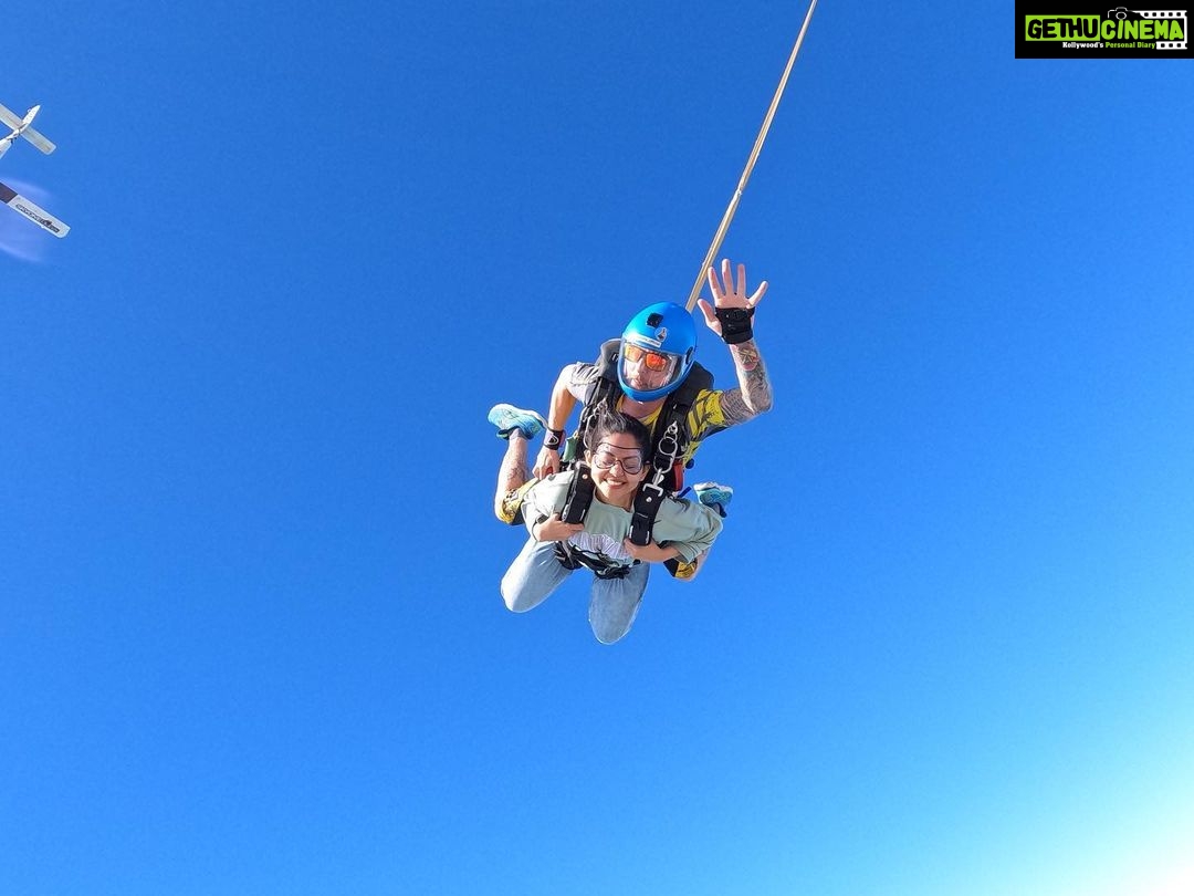 Ahana Kumar Instagram - kinda proud of myself for smiling and jumping out like a happy little birdie , on my second sky dive in 4 months , 13000 feet up in the sky 🦋🤍 Palm Jumeirah Island