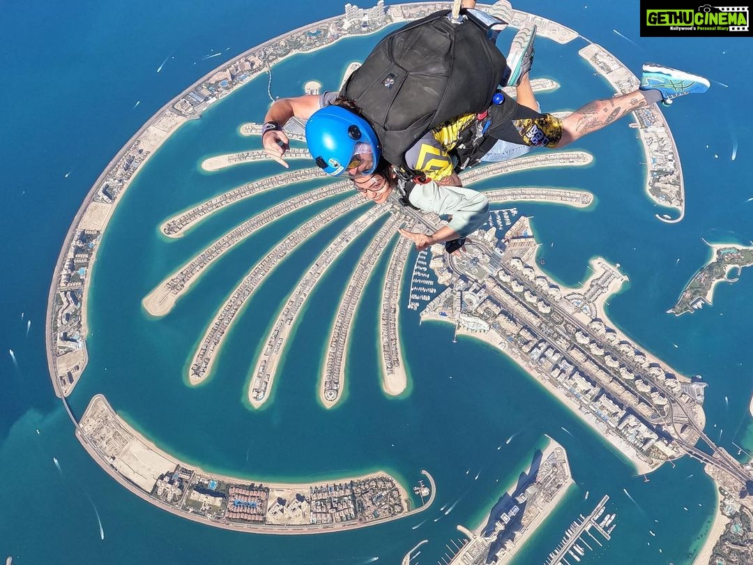 Ahana Kumar Instagram - kinda proud of myself for smiling and jumping out like a happy little birdie , on my second sky dive in 4 months , 13000 feet up in the sky 🦋🤍 Palm Jumeirah Island