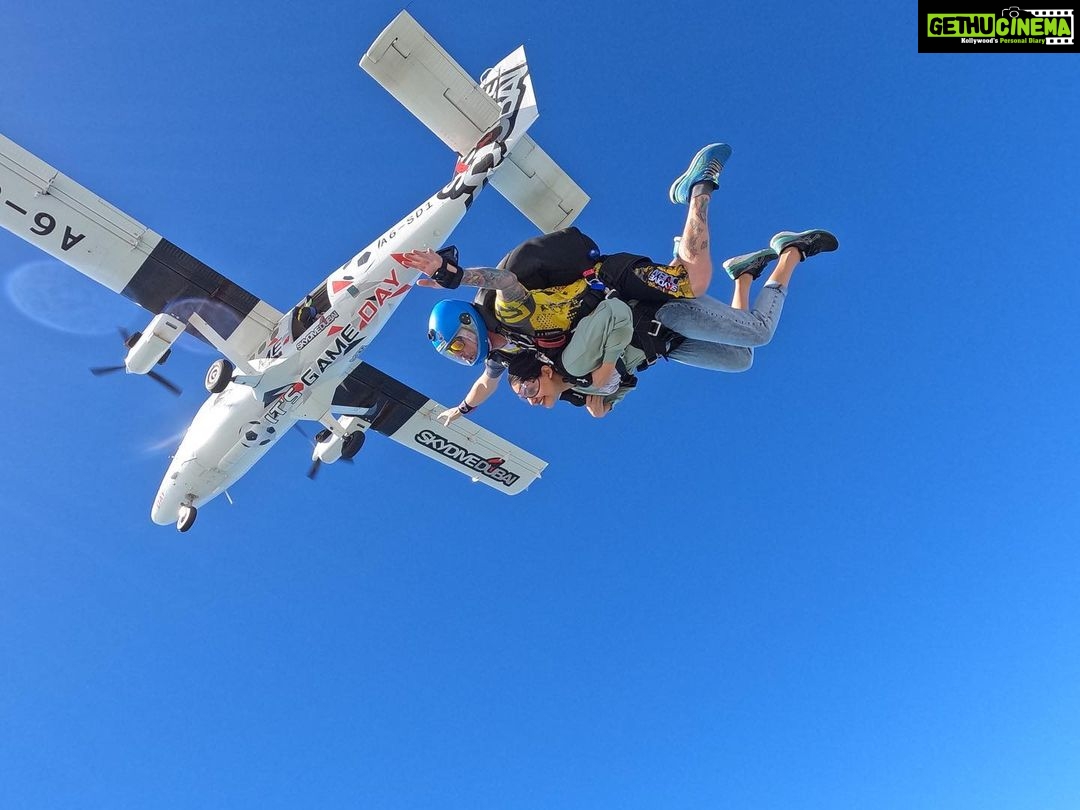 Ahana Kumar Instagram - kinda proud of myself for smiling and jumping out like a happy little birdie , on my second sky dive in 4 months , 13000 feet up in the sky 🦋🤍 Palm Jumeirah Island