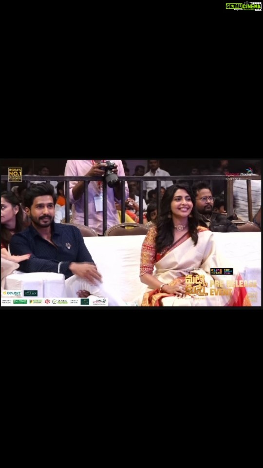Aishwarya Lekshmi Instagram - Beautiful @aishu__ can't resist herself from vibing to the #ChalChakkani at the Grand Pre Release Event of #MattiKusthi𤩠@thevishnuvishal @raviteja_2628 @rtteamworksofficial #ChellaAyyavu @prabhakaranjustin @richardmnathan @editor_prasannagk #UmeshJKumar @anbariv_action_director @thanga_18 @shravanthis @swethakakarlapudi @sridharthestar @vindhyareddi @teamaimpro @kvdurai @haashtagmedia @ursvamsishekar @vvstudioz