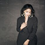 Aishwarya Lekshmi Instagram - Looking at you’ Photographed by @shaheenthaha_official Styling @styledbysmiji Wearing @osmanabdulrazak Jewellery @tribebyamrapali Makeup @dhanyaraghavan
