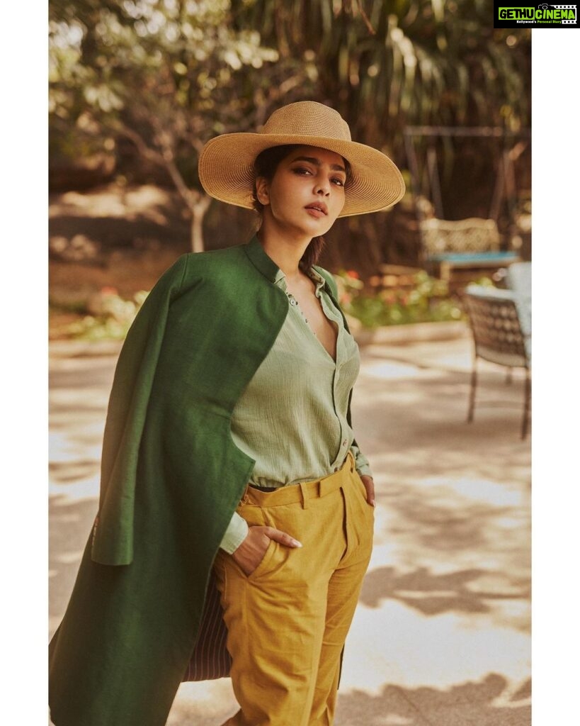 Aishwarya Lekshmi Instagram - Ice Jones we call it ! Shot by my heart ka tiny tukda : @arifminhaz Styled : @styledbysmiji Outfit : @suketdhir