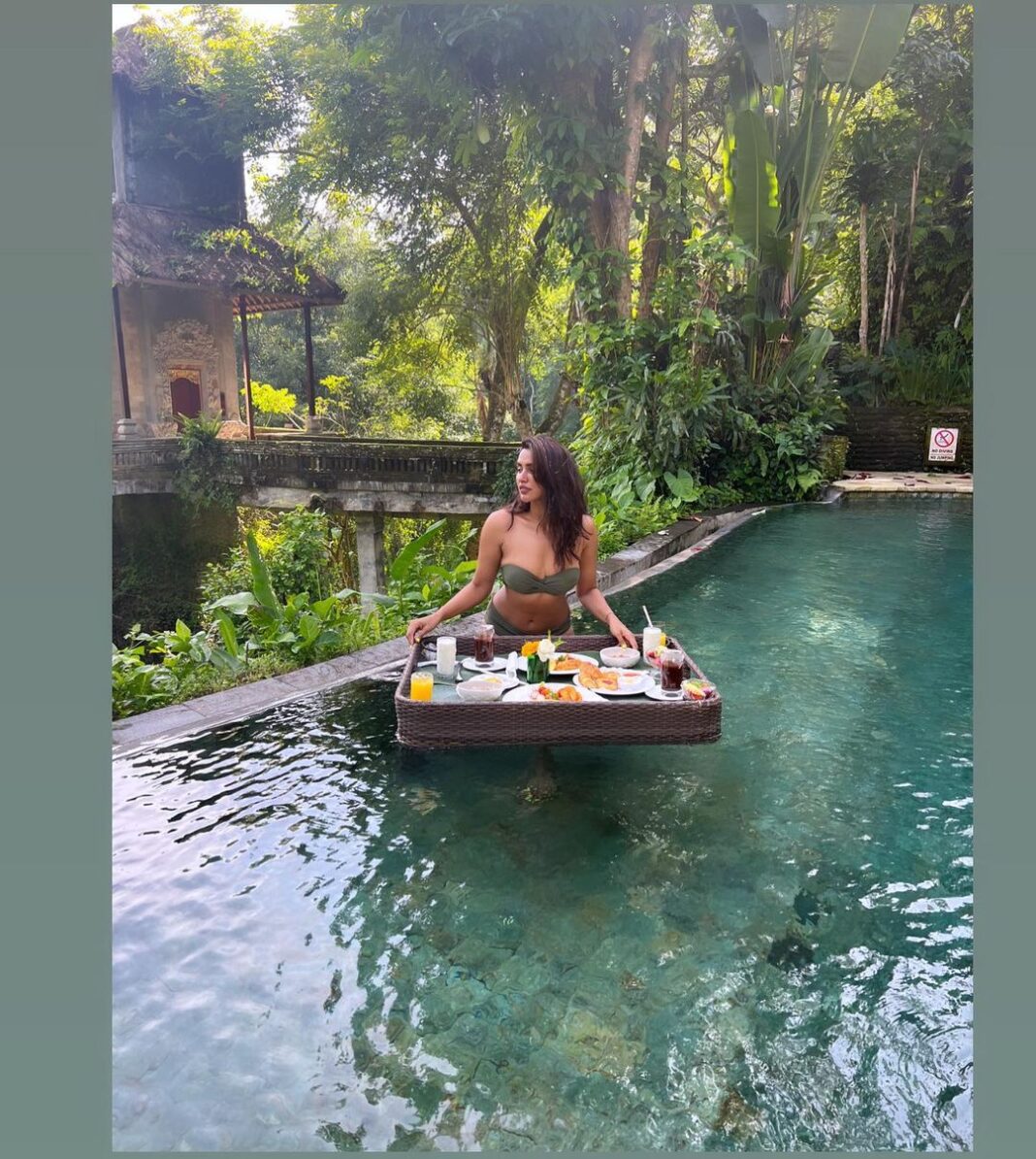 Akshara Gowda Instagram - Well ! Went with a bikini body came back with some nice belly 💕🤣🤣🤣 holidayed right ?? #aksharagowda #stylishtamilachi #aksharagowdabikki #stylishtamizhachi #bali #snorkeling #water #ocean #sunset #rockbarbali #rockbar #theroyalpitamaha #weekend #weekendvibes #theedgebali #bikini The Royal Pita Maha Resort & Spa, Ubud