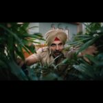 Akshay Kumar Instagram - Ghar Shaandar Toh Izzat Barkaraar! Le aaiye Berger Longlife Flexo aur ghar ko rakhiye Crack free aur naya saalo-saal! #Ad @bergerpaintsindia #Longlifeflexo