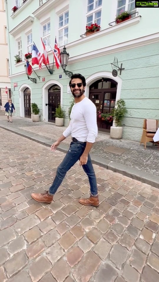 Akshay Oberoi - 1.1K Likes - Most Liked Instagram Photos