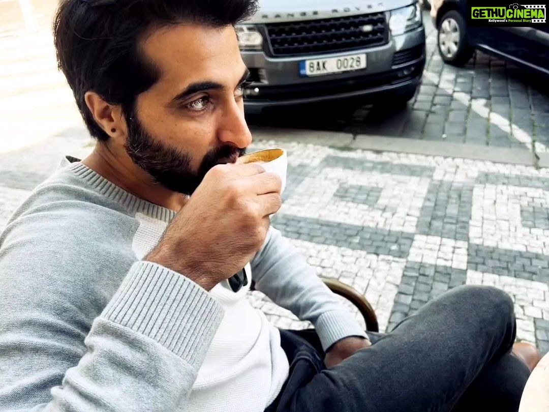 Akshay Oberoi - 1.1K Likes - Most Liked Instagram Photos