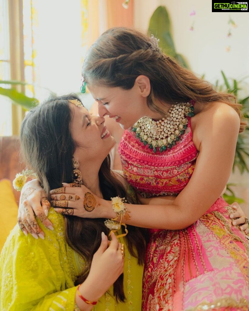 Alia Bhatt Instagram - happy birthday to the BEST person ever .. my sweetie .. my little melon smiggle pop 😘😘 I love you so much that no amount of cute - mushy - sweet sounding words will ever be enough 😭😭😭💗💗💗 Okay bye calling you in one hour 💛💛💛