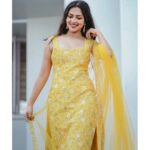 Amala Paul Instagram - Carrying a bit of sunshine with me. 🌞🌻 #ootd #athome #sunshine #yellow # indianootd #ethnic #amalapaul