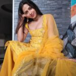 Amala Paul Instagram - Carrying a bit of sunshine with me. 🌞🌻 Outfit: @t.and.msignature Tight hugs dear Tiya for the outfit! 🤗👗 Jewellery: @m.o.dsignature 💍💎 #ootd #athome #sunshine #yellow #indianootd #ethnic #amalapaul Home Sweet Home