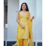 Amala Paul Instagram - Carrying a bit of sunshine with me. 🌞🌻 #ootd #athome #sunshine #yellow # indianootd #ethnic #amalapaul
