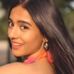Amrita Rao Instagram - #hugs or #kisses ? #love #weekendvibes