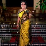 Amrutha Nair Instagram - Happy Diwali everyone ♥️ 📸 @vipinjkumar Saree @aathvyavastra Blouse @vybhadesignerstudio Ornaments @aathvya MUA @blushingtone_by_veenavineeth Thiruvananthapuram, Kerala, India
