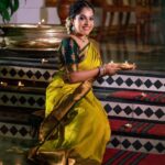 Amrutha Nair Instagram - Happy Diwali everyone ♥️ 📸 @vipinjkumar Saree @aathvyavastra Blouse @vybhadesignerstudio Ornaments @aathvya MUA @blushingtone_by_veenavineeth Thiruvananthapuram, Kerala, India