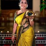 Amrutha Nair Instagram - Happy Diwali everyone ♥️ 📸 @vipinjkumar Saree @aathvyavastra Blouse @vybhadesignerstudio Ornaments @aathvya MUA @blushingtone_by_veenavineeth Thiruvananthapuram, Kerala, India