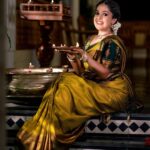 Amrutha Nair Instagram - ഐശ്വര്യത്തിന്റെ ദീപങ്ങളക്കട്ടെ ഇനിയങ്ങോട്ടെന്നും……. 📸 @vipinjkumar Saree @aathvyavastra Blouse designed @vybhadesignerstudio MUA @blushingtone_by_veenavineeth Jewellery @aathvya Location @aadisaktthi_ayurveda Thiruvananthapuram, Kerala, India