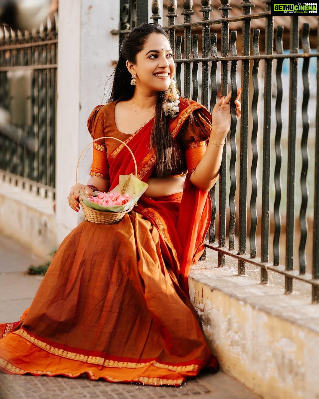 Amrutha Nair Instagram - കുരുക്ഷേത്രത്തിൽ രാവണസംഹാരം... 🥰 ആ യുദ്ധഭൂമിയിൽ സീത സ്വയംവരം... ❤ 📸 @vipinjkumar @colorpadam_photography Outfit @_angelic___threads_ Thiruvananthapuram, Kerala, India