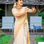 Amrutha Nair Instagram - ഒരിക്കൽ നിന്റെ പ്രണയം സ്വപ്നമായിരുന്നു ഇന്ന് നിന്റെ പ്രണയം എനിക്ക് സ്വന്തമായിരിക്കുന്നു പ്രാണൻപോലെ പ്രീയപ്പെട്ടതാകുന്നു… 📸 @vipinjkumar Attire @saanshi_handloom_kuthambully MUA @blushingtone_by_veenavineeth #trending #instagram #instalove #instagirls #sativiansmedia #mallugram #keralaattraction