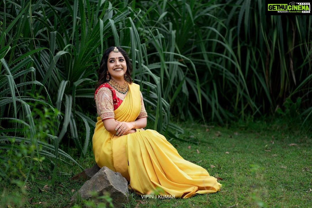 Amrutha Nair Instagram - Yes am smiling because god is always teaching me to be strong ♥️ 📸 @vipinjkumar MUA @roshnistvm Attire @isha_collections_by_rubiya Ornaments @noopura_by_geethu_ullas