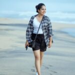 Amrutha Nair Instagram - a cool breeze and a fine evening in the shore is the best!! 📸 @vipinjkumar #trending #shoot #sativiansmedia #beach Varkala Beach