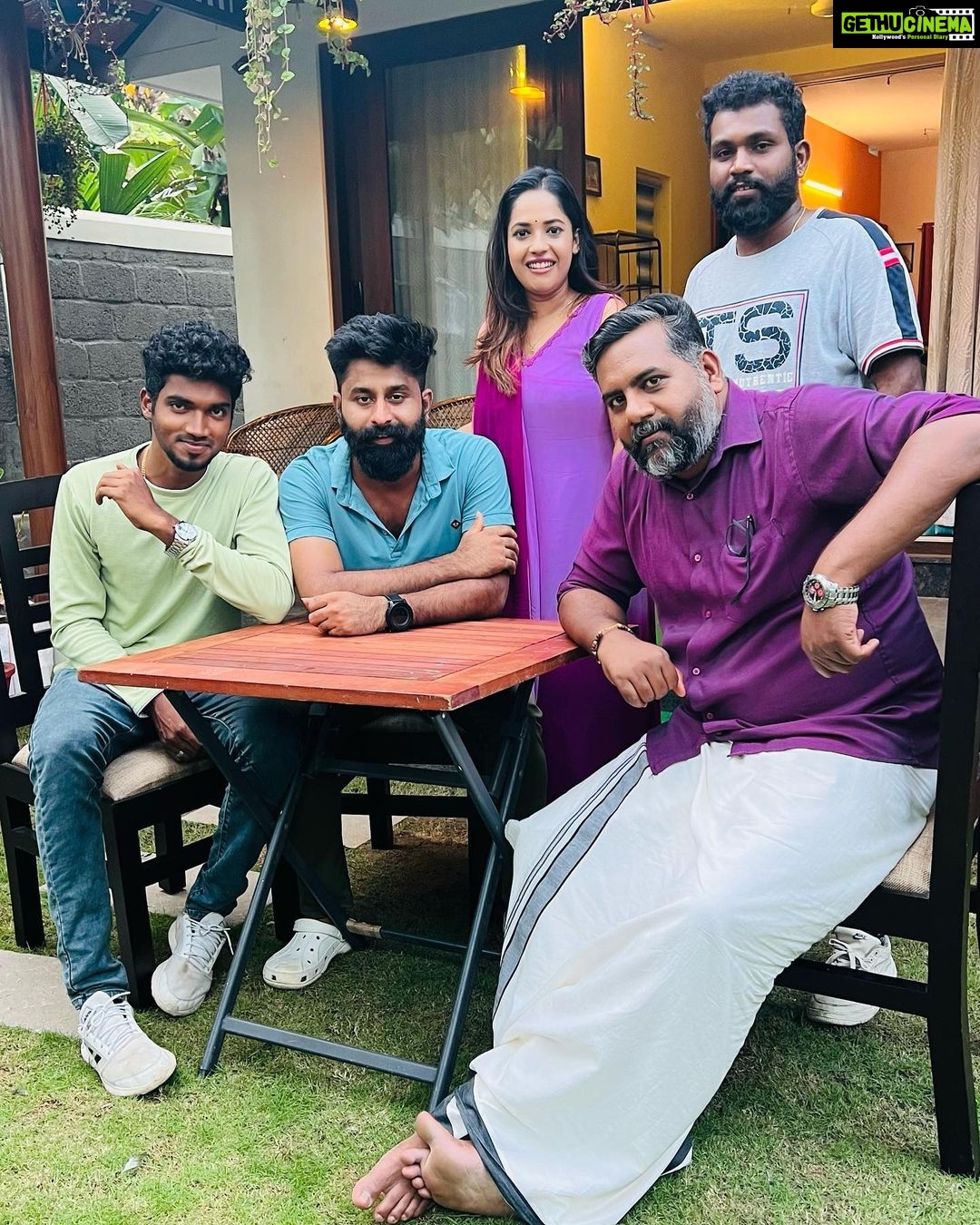Amrutha Nair Instagram - ♥️💝 @_surya_kichuuu @abygeorgeg @aashiq_shajahan @arav_.nd @kannan_kattakada